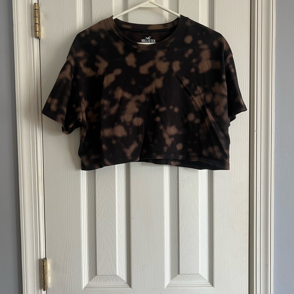 Hollister Black and Brown Tie-Dye Crop Top